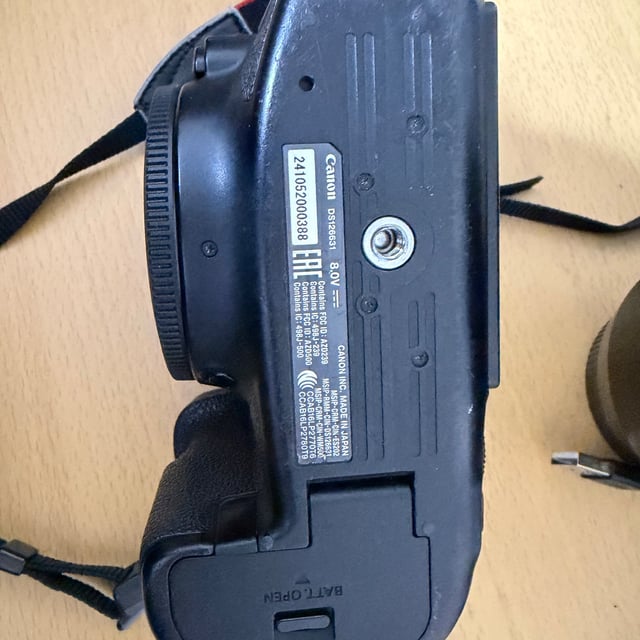 EOS 6D Mark II ボディ