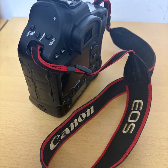 EOS-1D X Mark II ボディ