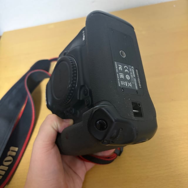 EOS-1D X Mark II ボディ