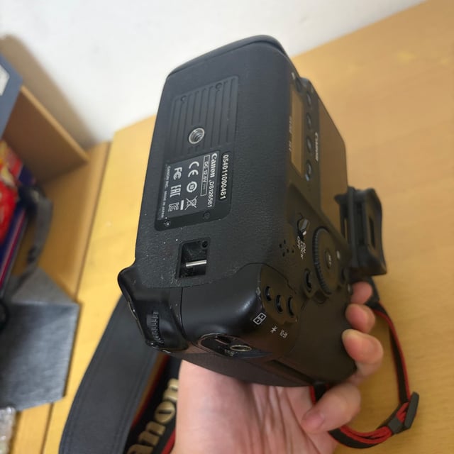 EOS-1D X Mark II ボディ
