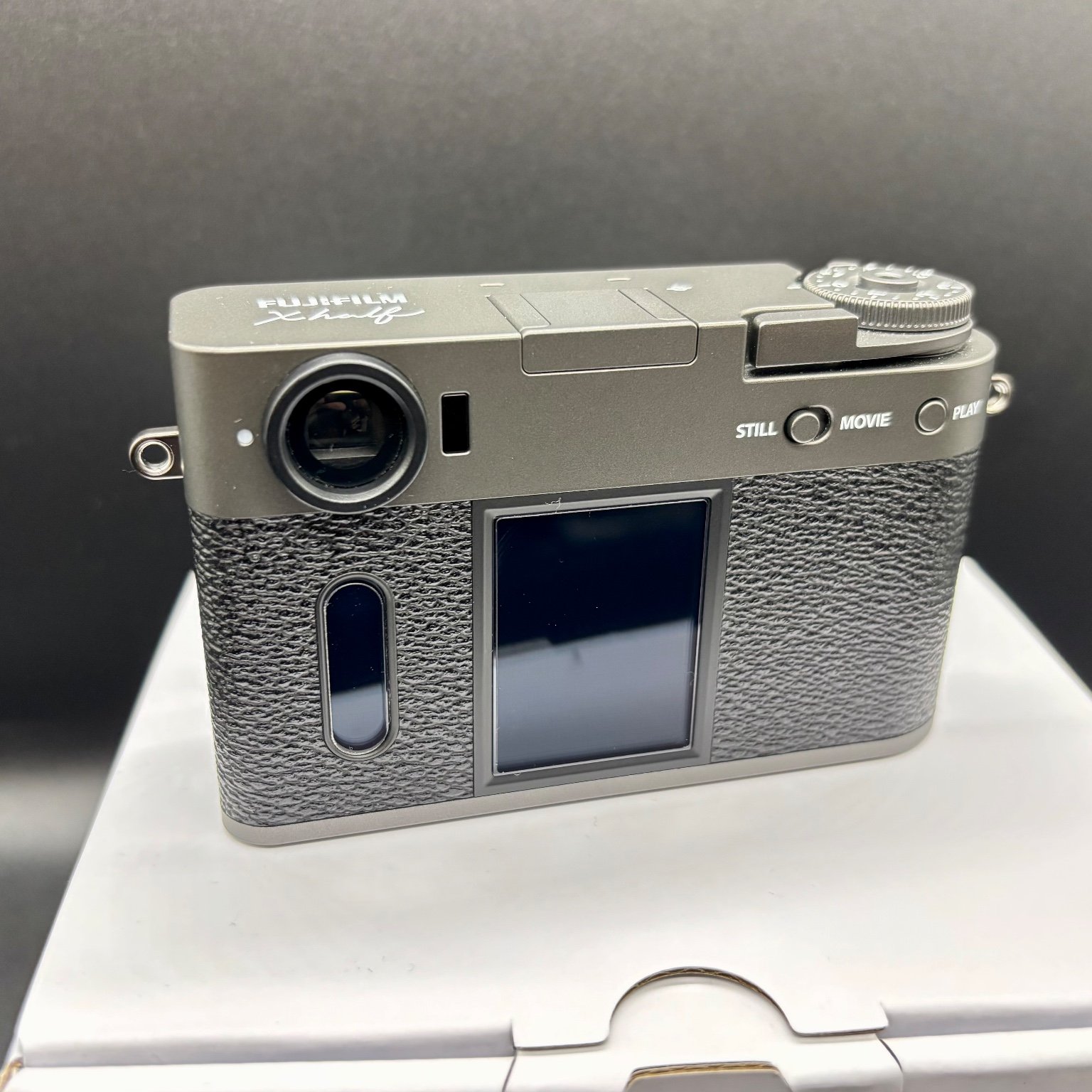 【美品】FUJIFILM X half チャコールシルバー Câmera Fujifilm X Half Hf1 Com Lente 10.8mm (prateada