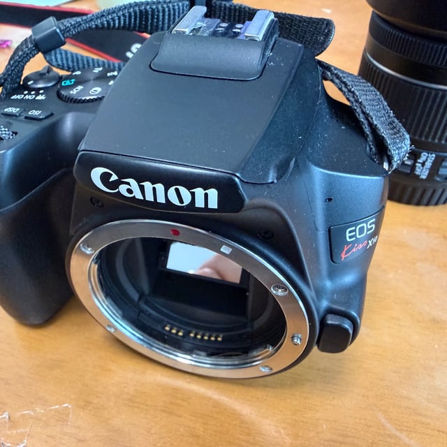 EOS Kiss X10 ダブルズームキット