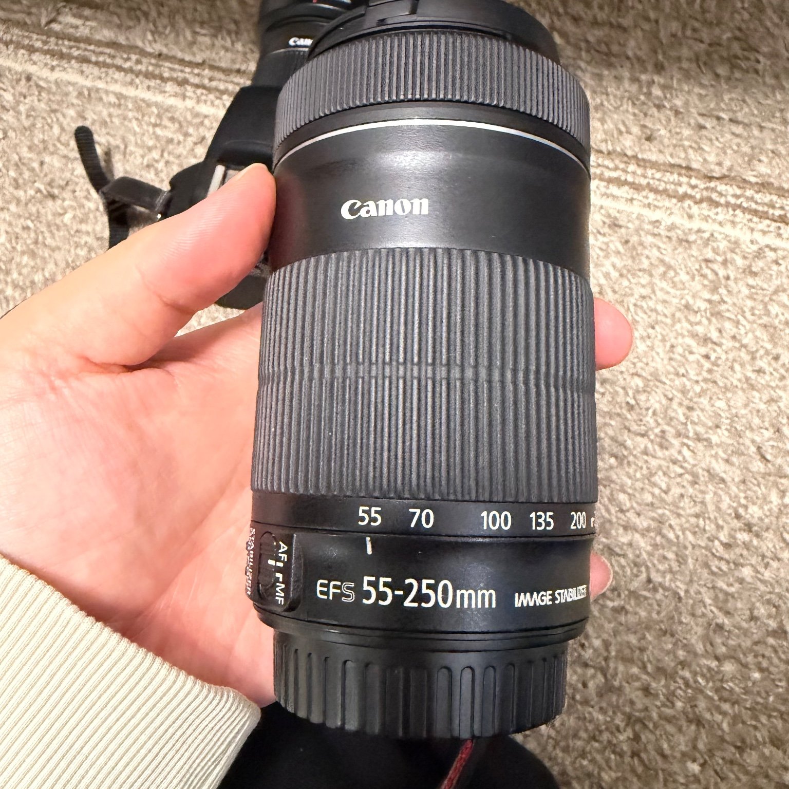 Canon EOS Kiss X10 ダブルズームキットの中古 (良品)・¥83,333 by
