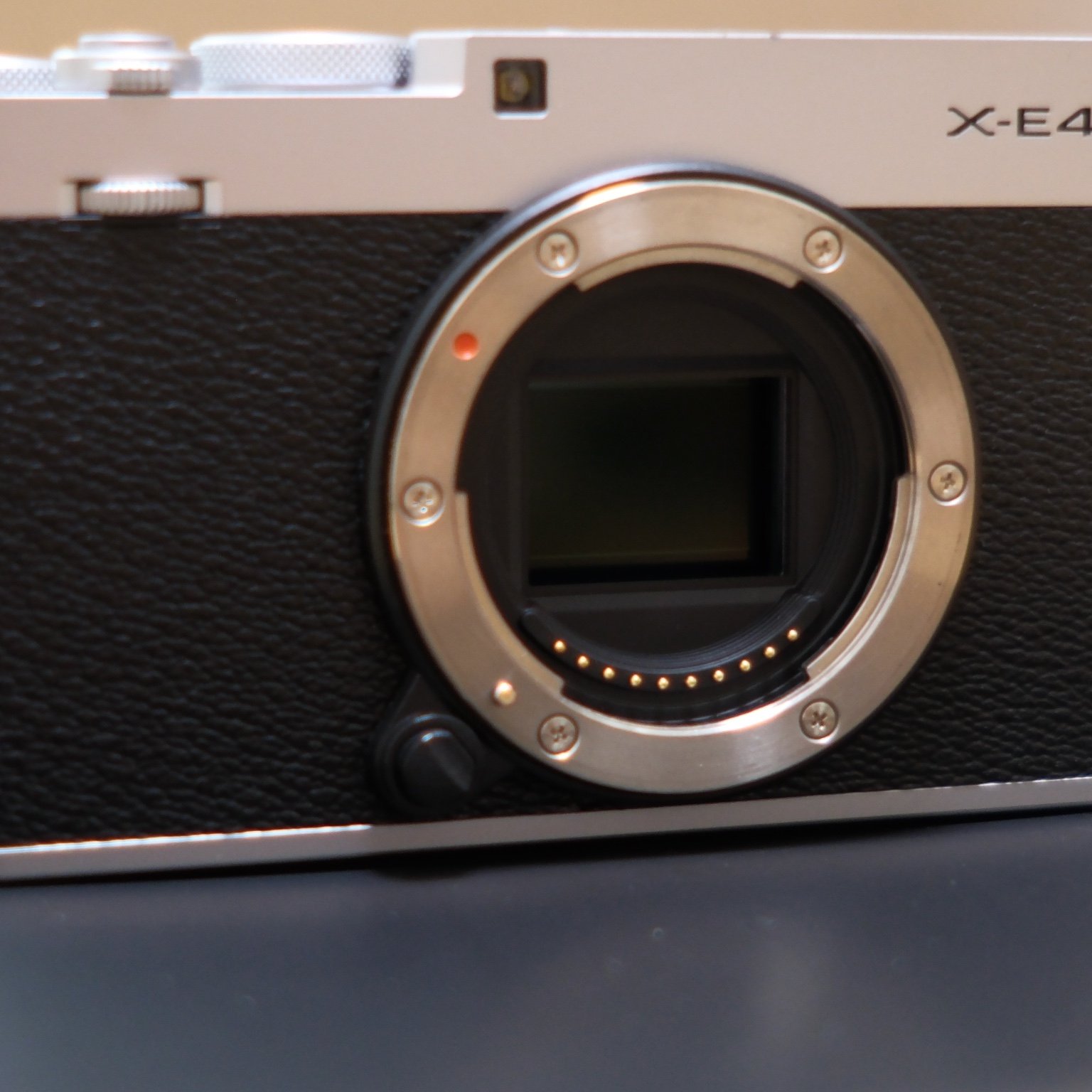 富士フイルム X-E4 ボディ 