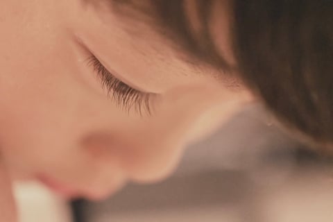 長男のまつ毛にフォーカス