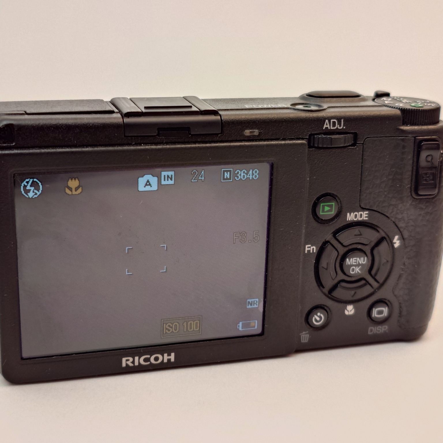 リコー GR II(GR2)の中古 (美品)・¥57,500・シャッター4,000回 by T.D