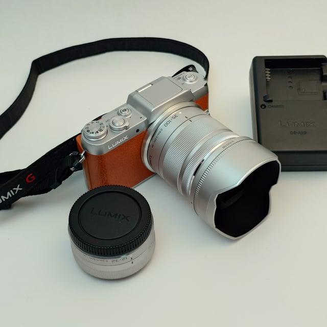 LUMIX GF7(DMC-GF7W) ダブルズームレンズキット