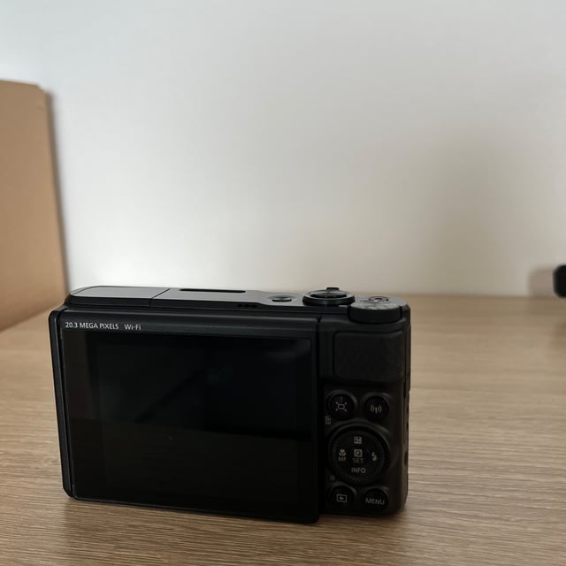 PowerShot SX740 HS "ブラック"