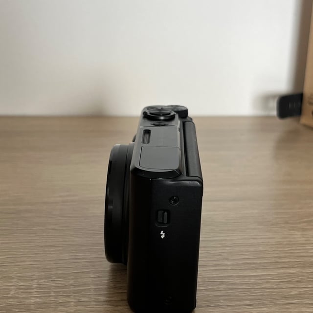 PowerShot SX740 HS "ブラック"