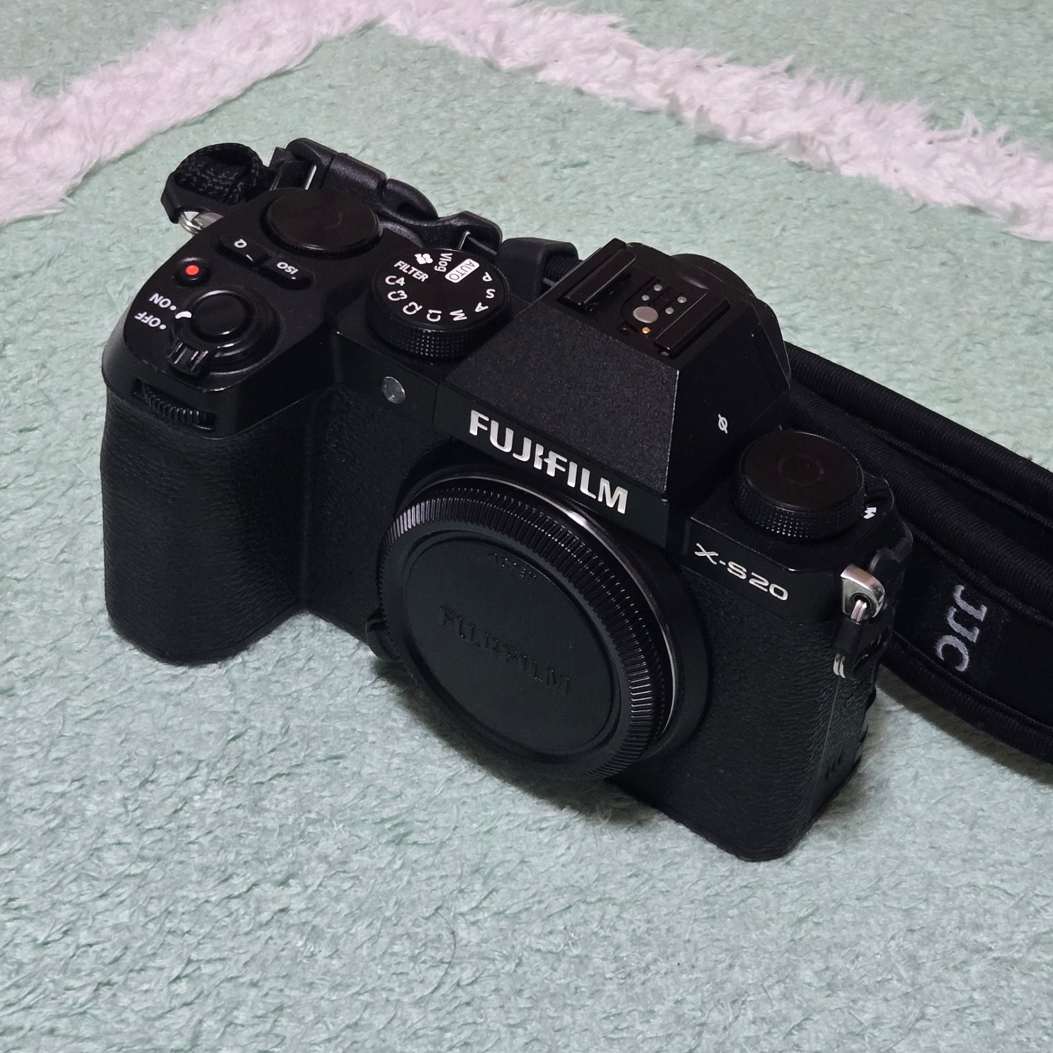 富士フイルム X-S20 ボディの中古 (美品)・¥149,280・シャッター22,947