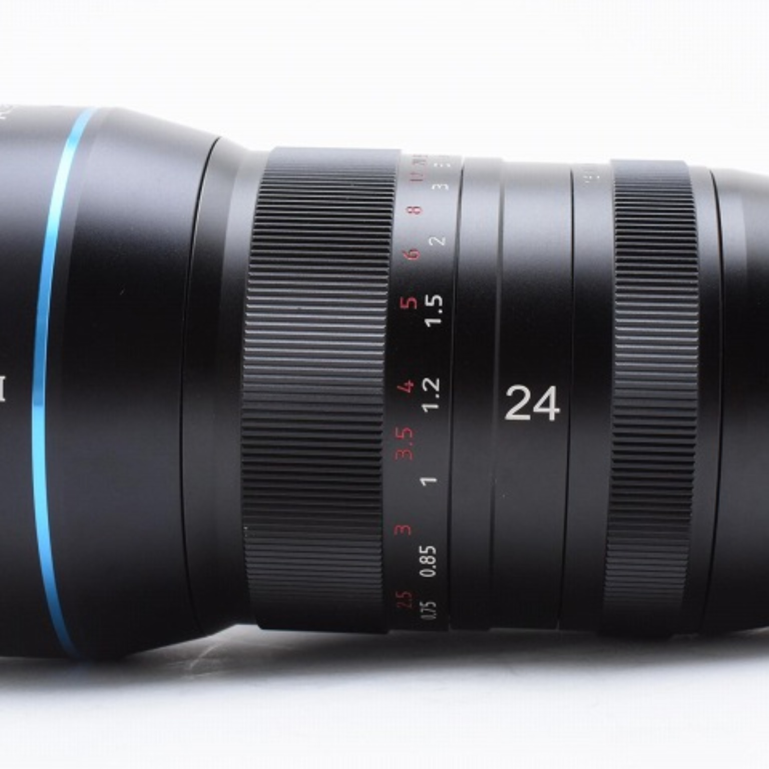 SIRUI 24mm F2.8 1.33X アナモルフィックレンズ マイクロフォーサーズ