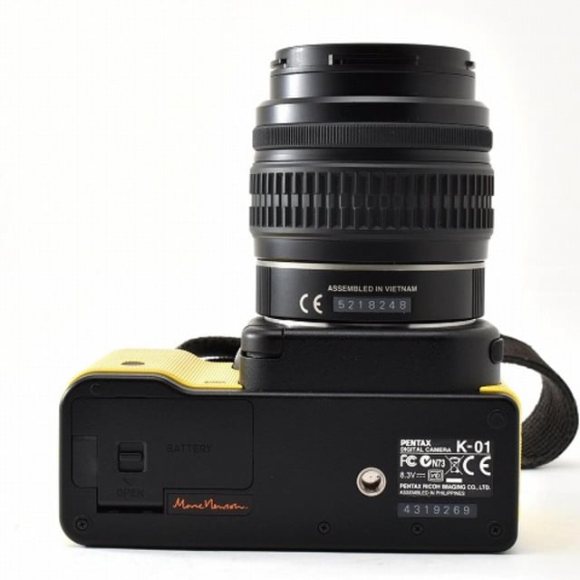 PENTAX K-01 ボディ "ブラック×イエロー"