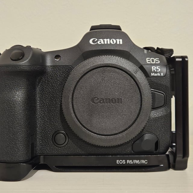 EOS R5 Mark II ボディ