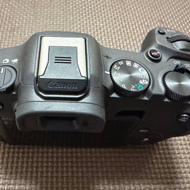 EOS R8 ボディ