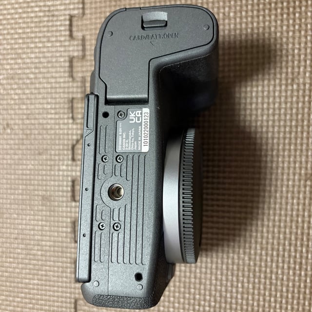 EOS R8 ボディ