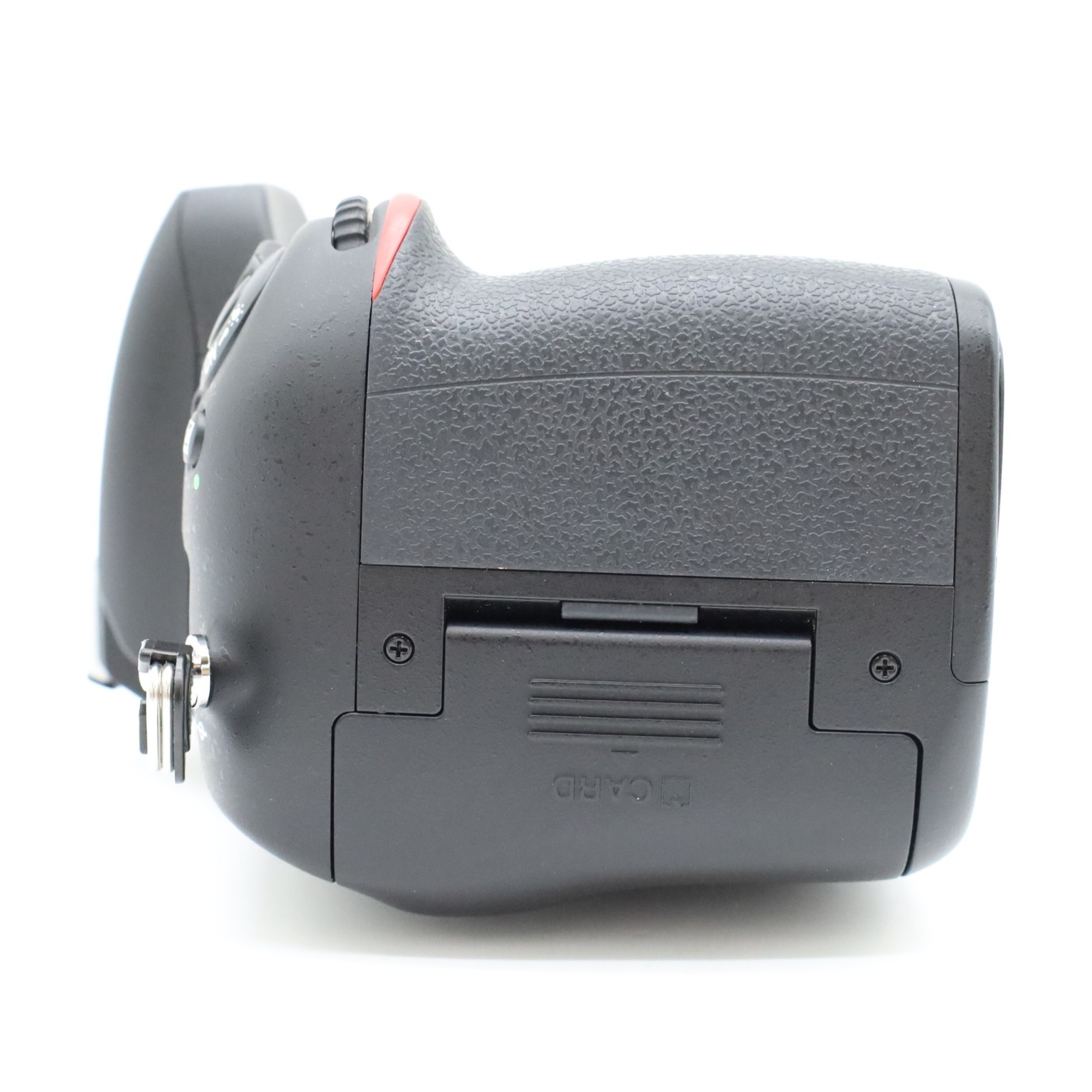 ニコン D610 ボディの中古 (美品)・¥58,700・シャッター6,100回 by tom