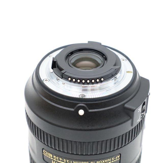 AF-S DX NIKKOR 18-300mm f/3.5-6.3G ED VR