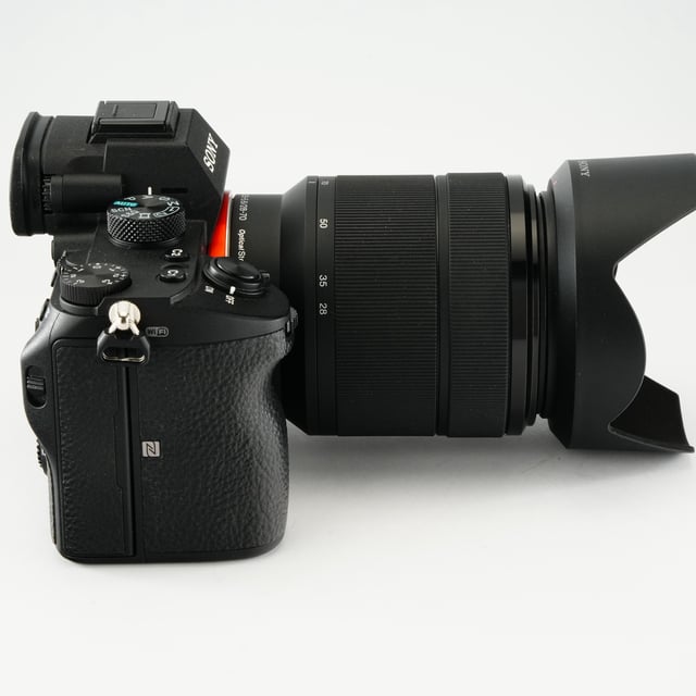 α7 III ILCE-7M3K ズームレンズキット