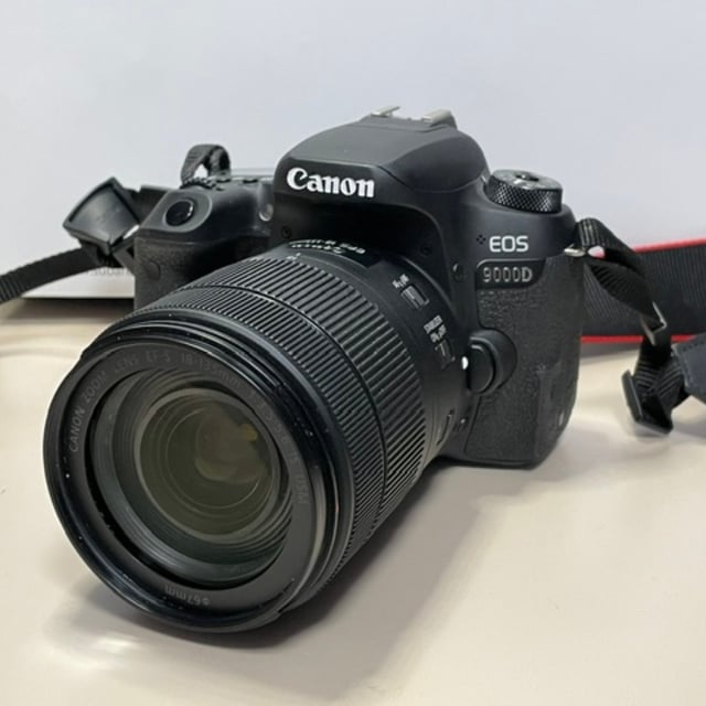 EOS 9000D EF-S18-135 IS USM レンズキット