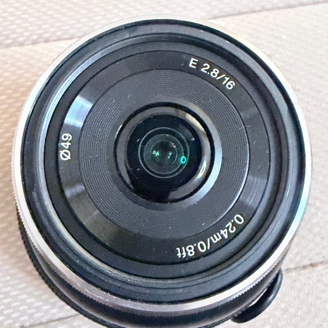 E16mm F2.8 SEL16F28