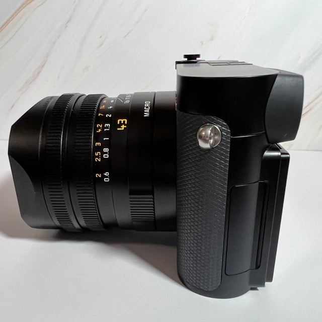 LEICA Q3 43