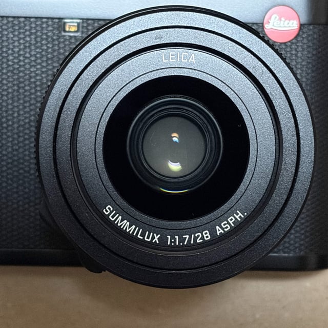 LEICA Q2