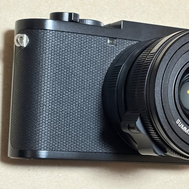 LEICA Q2