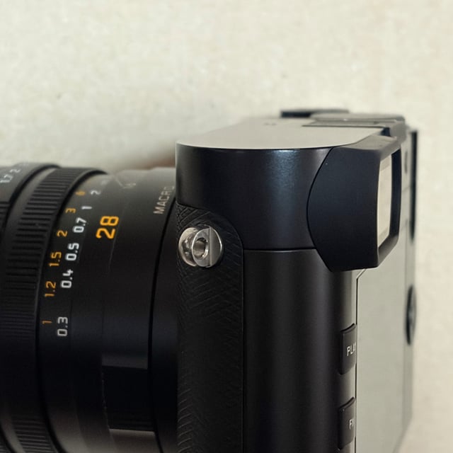 LEICA Q2