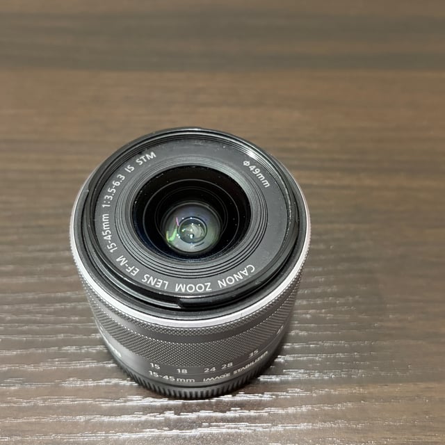 EF-M15-45mm F3.5-6.3 IS STM "シルバー"