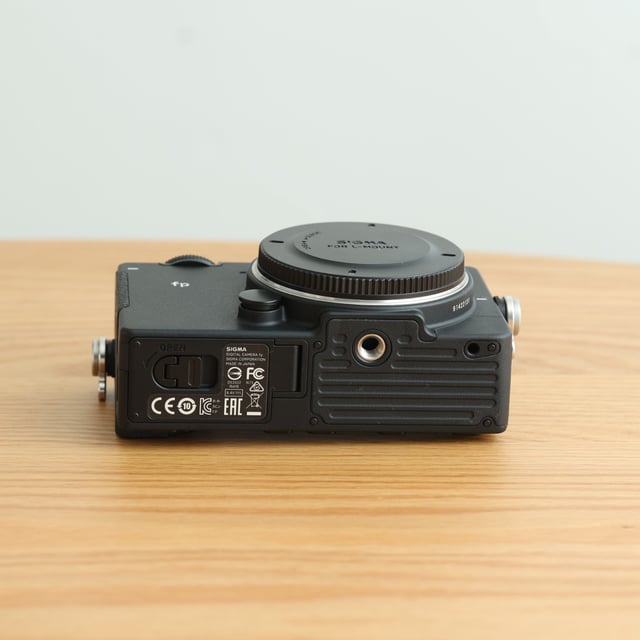 SIGMA fp ボディ