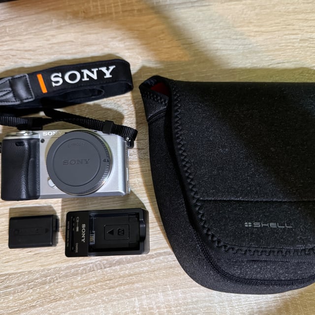 α6400 ILCE-6400 ボディ "シルバー"