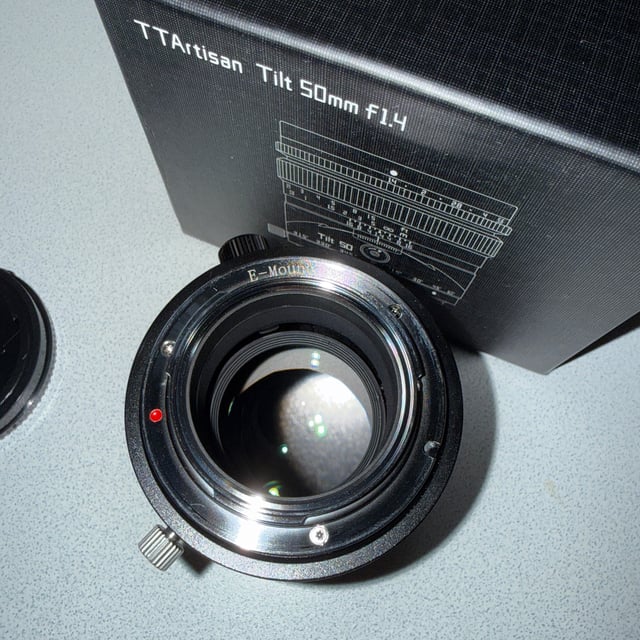 TTArtisan Tilt 50mm f/1.4 ソニーE用