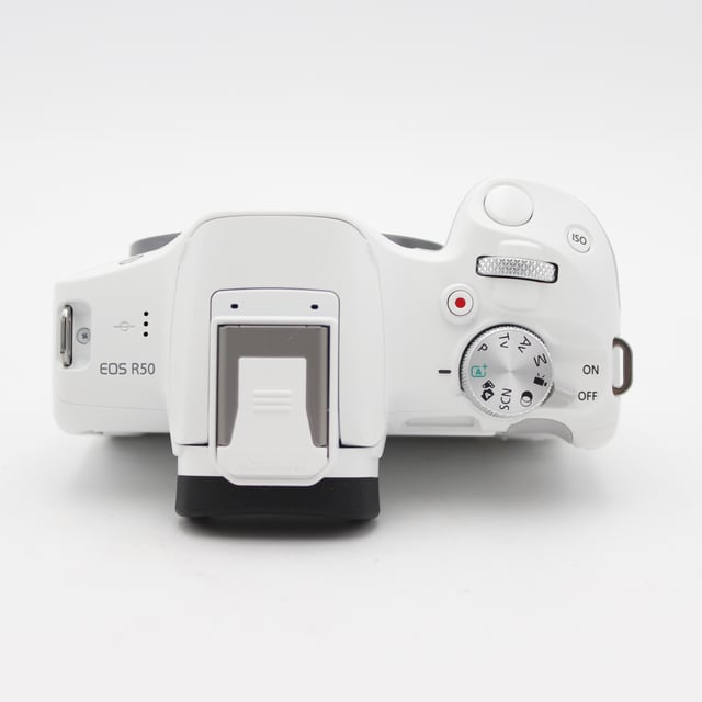 EOS R50 RF-S18-45 IS STM レンズキット "ホワイト"