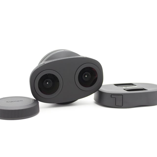 RF-S3.9mm F3.5 STM DUAL FISHEYE