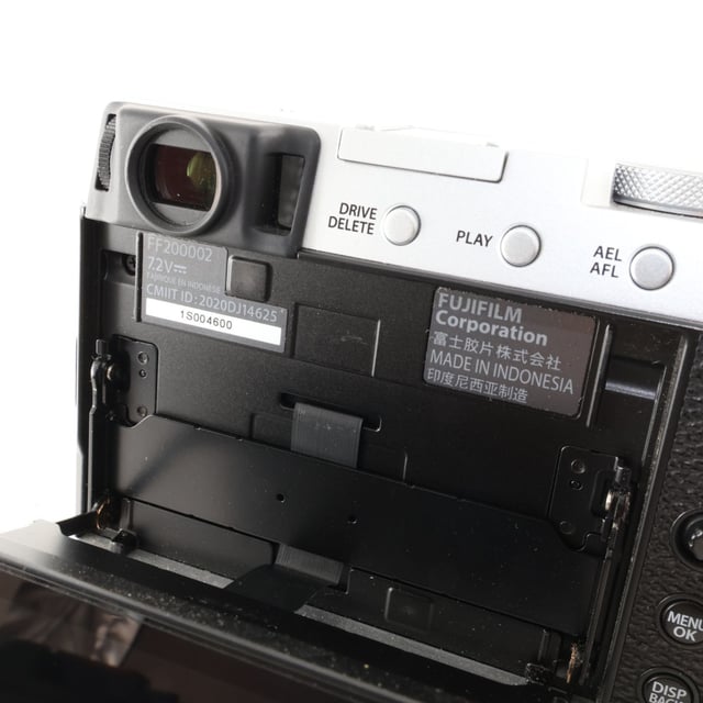 X-E4 ボディ "シルバー"