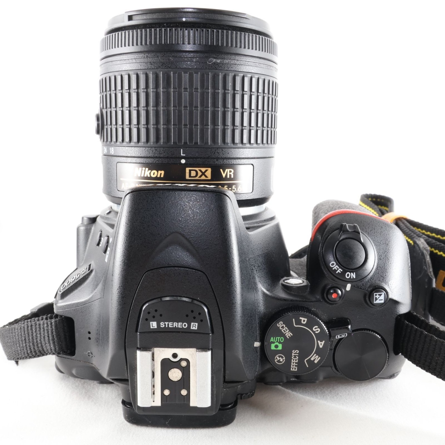 ニコン D5600 ダブルズームキットの中古 (良品)・¥64,100・シャッター