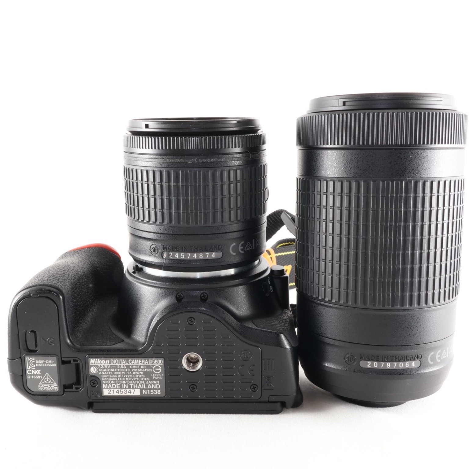 ニコン D5600 ダブルズームキットの中古 (良品)・¥64,100・シャッター