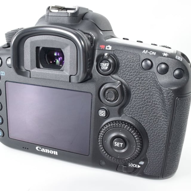 EOS 7D Mark II ボディ