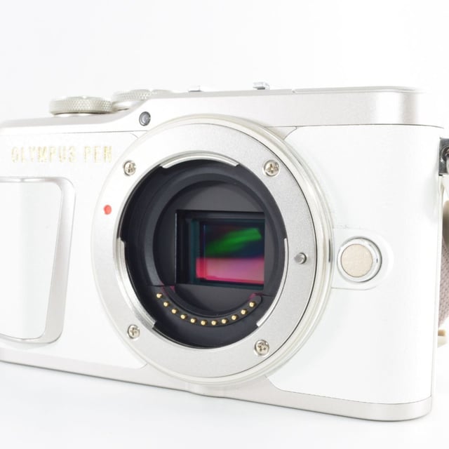 OLYMPUS PEN E-PL9 ボディ "ホワイト"
