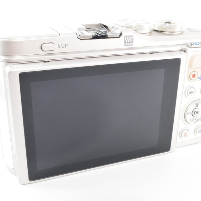 OLYMPUS PEN E-PL9 ボディ "ホワイト"