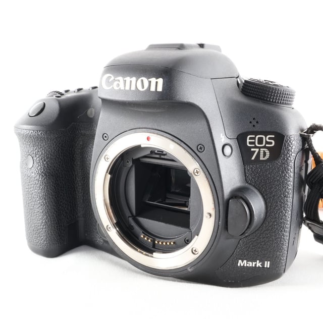 EOS 7D Mark II ボディ