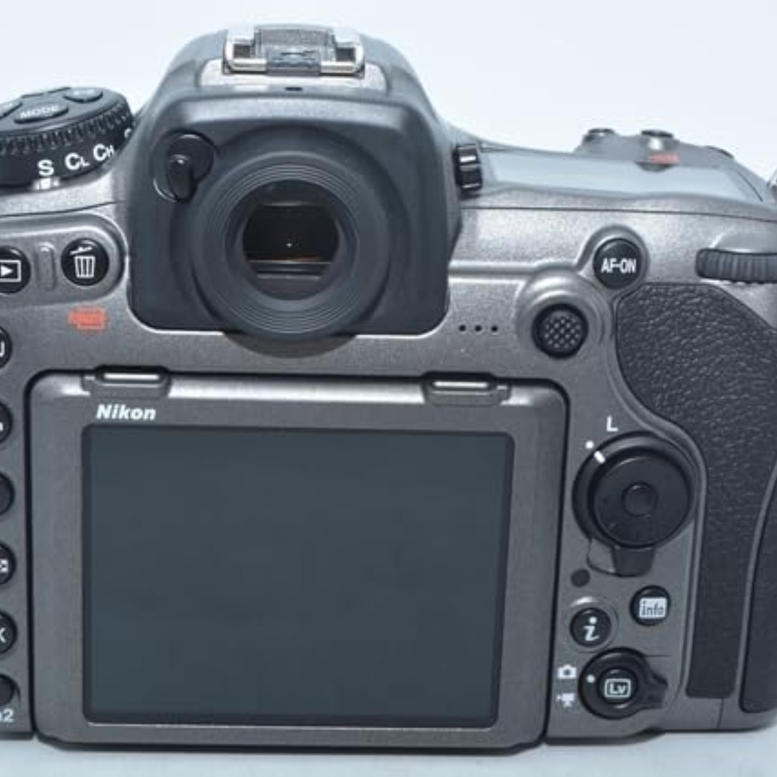 ニコン D500 ボディの中古 (美品)・¥289,000・シャッター15,971回 by