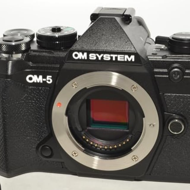 OM-5 12-45mm F4.0 PRO レンズキット "ブラック"