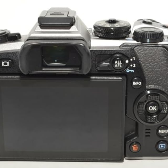OM-D E-M10 Mark II ボディ "シルバー"