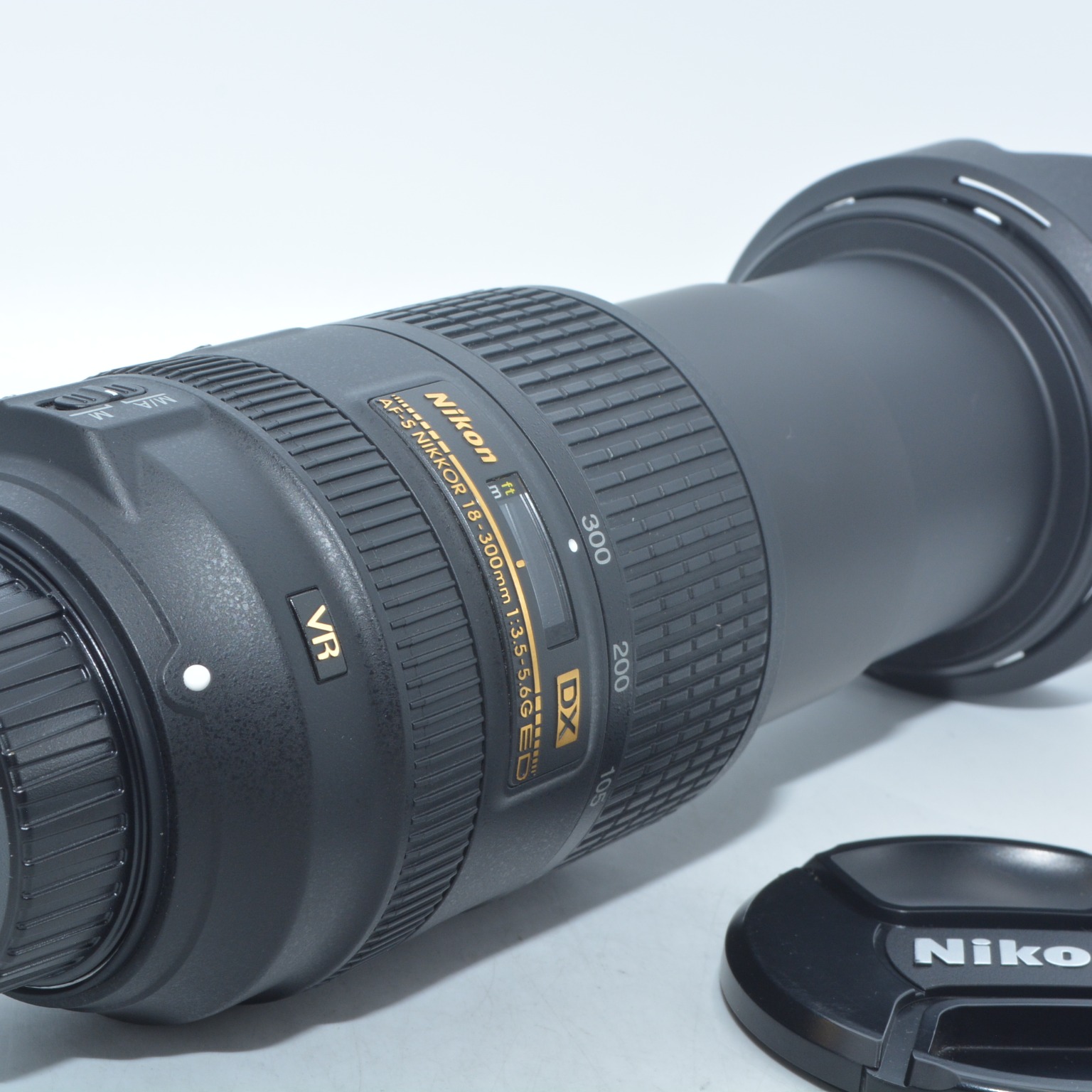 ニコン AF-S DX NIKKOR 18-300mm f/3.5-5.6G ED VRの中古 (美品