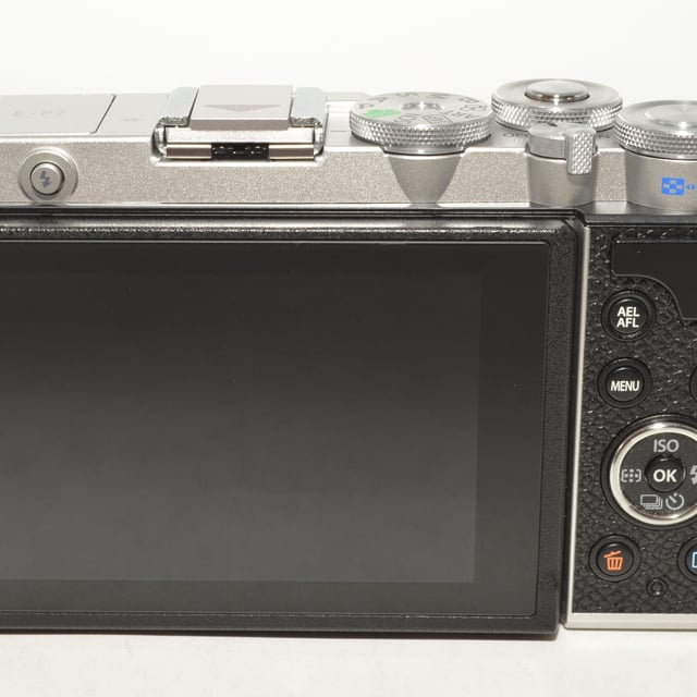 OLYMPUS PEN E-P7 ボディ "シルバー"