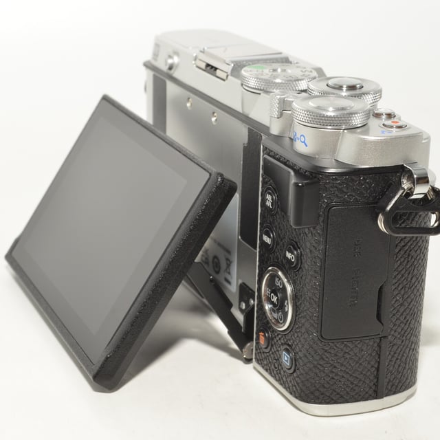 OLYMPUS PEN E-P7 ボディ "シルバー"