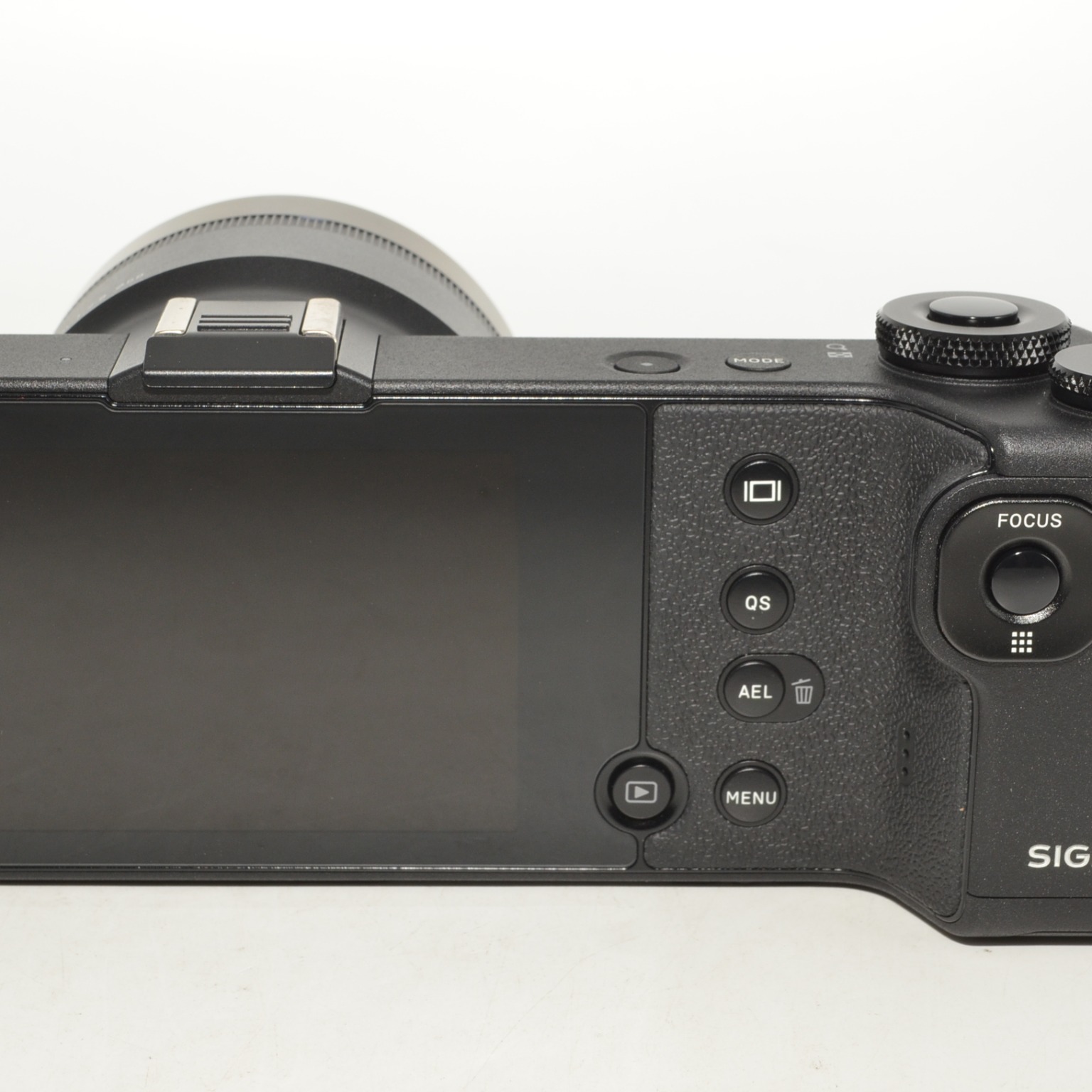 SIGMA dp1 Quattro 美品 動作確認済み 付属品&バッテリセット シグマ SIGMA dp1 Quattroの中古 (美品)・¥123,800 by HIKARI