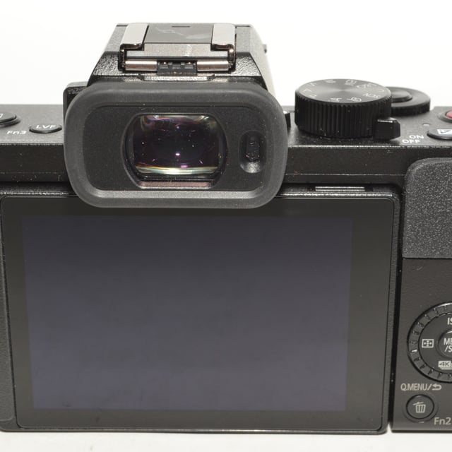 LUMIX G100(DC-G100V) 標準ズームレンズキット(トライポッドグリップ付き)