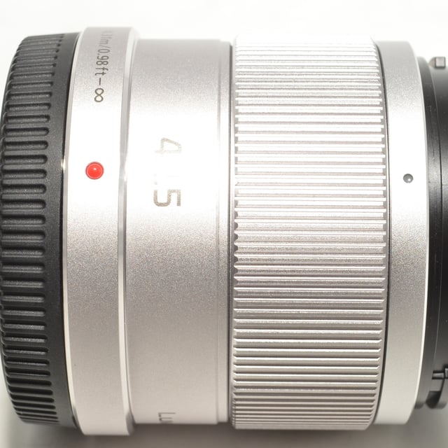 LUMIX G 42.5mm/F1.7 ASPH./POWER O.I.S. "シルバー"